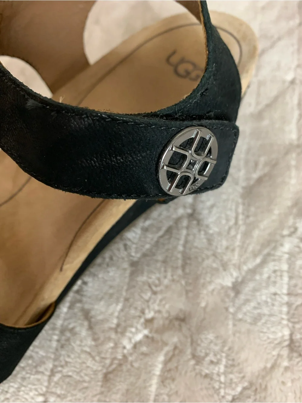 Women's Ugg Black Veva Leather Low Wedge Ankle Strap Open Toe Sandals Size 10